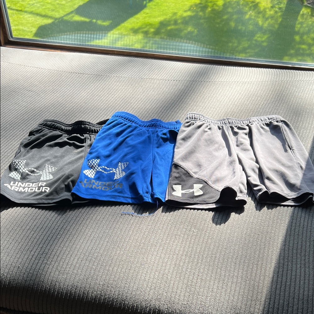 Under Armor kids’ (XS/6) Athletic Shorts - Black, Blue, Gray